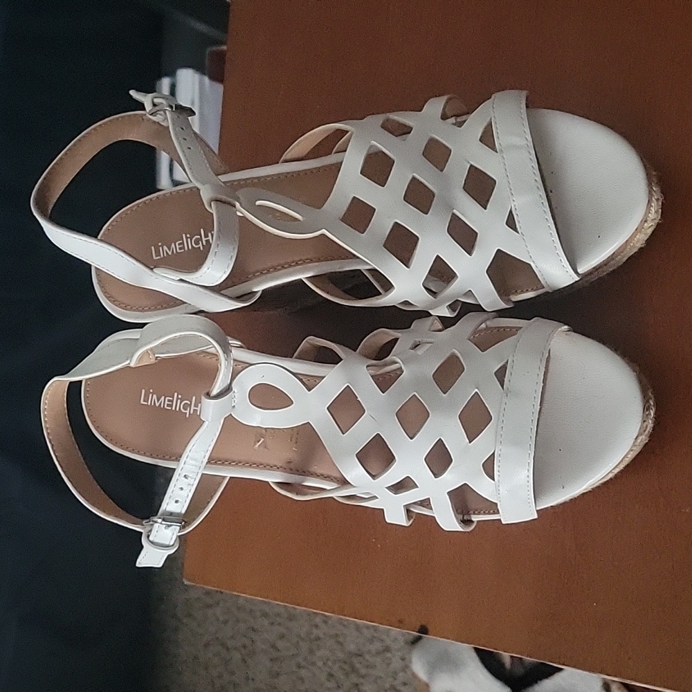 White Wedges